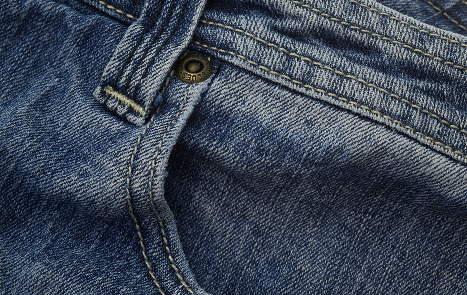Pocket and stitch detail
